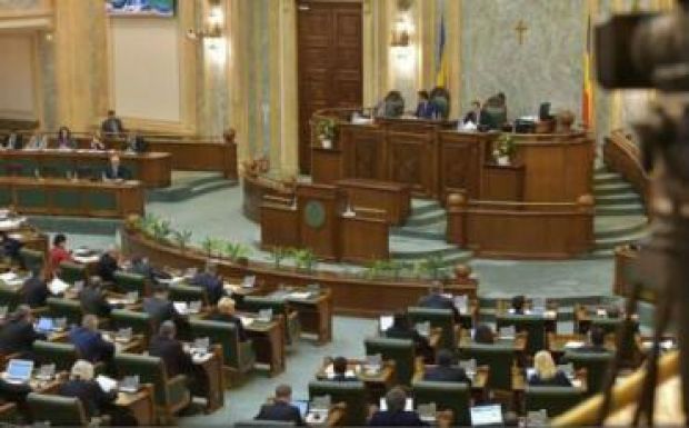 Megszavazta az RMDSZ a helyi közigazgatásban dolgozók és a színészek béremelését