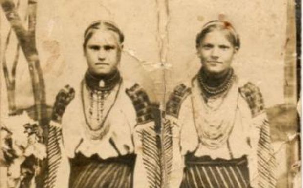 Friss népzenei kutatások és régi csángó családi fotók Kolozsváron