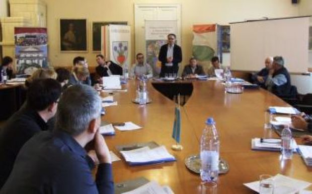 Elítéli Klaus Johannis Romániáját a csíkszeredai városvezetés