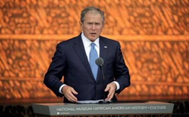George W. Bush keményet üzent Trumpnak