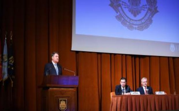 Johannis, Grindeanu és Dragnea is részt vett a védelmi tárca mérlegének ismertetésén