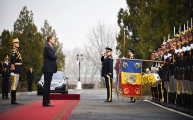 Johannis szerint Románia teljesíteni tudja védelmi vállalásait