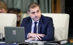 Szeretne gyermeke szemébe nézni, lemondott a kereskedelmi miniszter