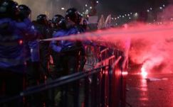 Incidensekkel ért véget a bukaresti tüntetés, sérültek is vannak