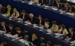 Johannis kisebbségekre vonatkozó állításait bírálta Sógor Csaba az EP-ben