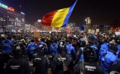 Szándékosan küldték a fociultrákat a tüntető tömegre? 