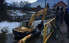 Áradásokat okoztak a jégtorlaszok Hargita és Fehér megyében 