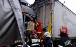 Teherautók ütköztek Bihar megyében