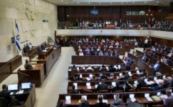 Az izraeli parlament legalizálta a palesztin területen épült telepes otthonokat