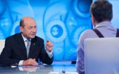 Traian Băsescu: „A kormánynak mennie kell”