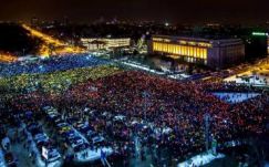 Ismét tízezrek vonultak utcára országszerte a kormány ellen tiltakozni