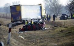 Meghalt egy magyar rendőrnő az M5-sön, őrizetbe vették a romániai kamionsofőrt