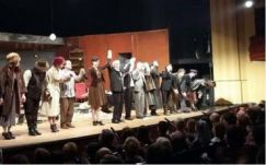 Müller Péter is „beállt” a Csíki Játékszínbe budapesti előadásuk végén