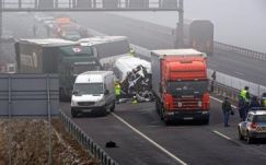 Háromszéki kamion okozhatta a magyarországi tömegkarambolt