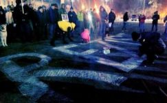 Folytatódtak a tüntetések, a kormányfő szülővárosában is utcára vonultak