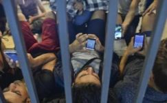 Átvizsgálnák minden menedékkérő mobiltelefonját Németországban