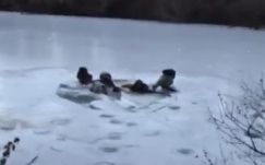 Így mentették ki a fiatalokat a Central Park tavából