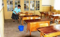 Húsz százalékkal emelik a tanügyi kisegítő személyzet bérét