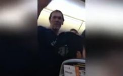 „Ez itt nem Trump Amerikája” – leszállítottak egy idegenygyűlölő utast a repülőgépről