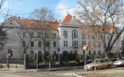 A szülőket is kihallgatja a DNA a katolikus gimnázium ügyében