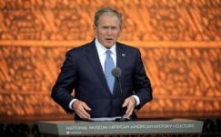 George W. Bush keményet üzent Trumpnak