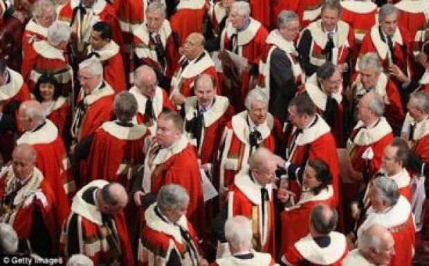 A Lordok Háza az Egyesült Királyságban élő uniós állampolgárok jogainak garantálása mellett szavazott