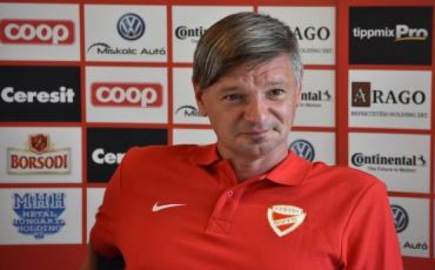 NB1: kirúgták a DVTK edzőjét