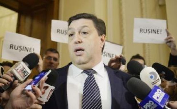 FRISSÍTVE -„A korruptak nem érdemlik meg, hogy penészes cellákban sínylődjenek”