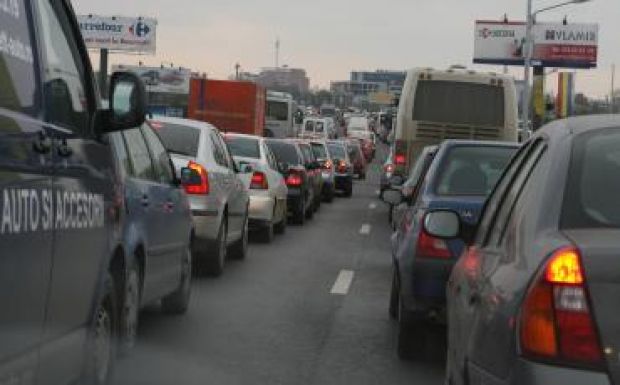 Eltörölték a környezetszennyezési adót, háromszorosára nőtt a használt autók forgalomba íratása