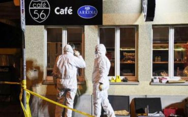 Lövöldözés egy bázeli kávézóban, két halott