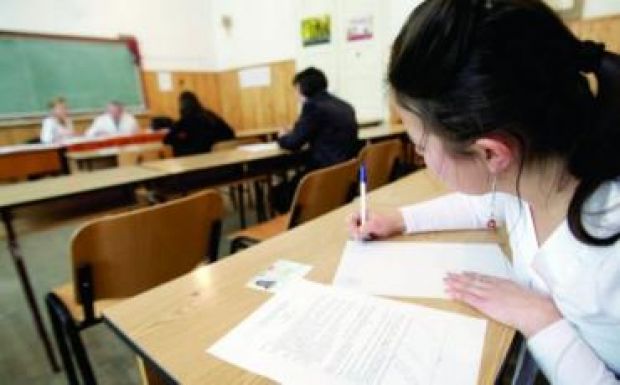 Elkezdődnek hétfőn a nyolcadikosok és tizenkettedikesek próbavizsgái