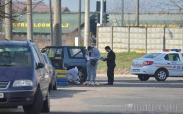 FRISSÍTVE: Féltékenységből főbe lőtt egy férfi egy nagyváradi lányt