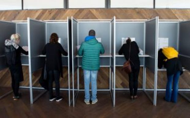 Az exit poll szerint alulmaradtak a populisták a holland választáson