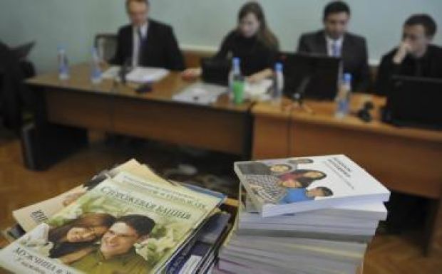 Oroszországban felfüggesztették Jehova Tanúinak működését