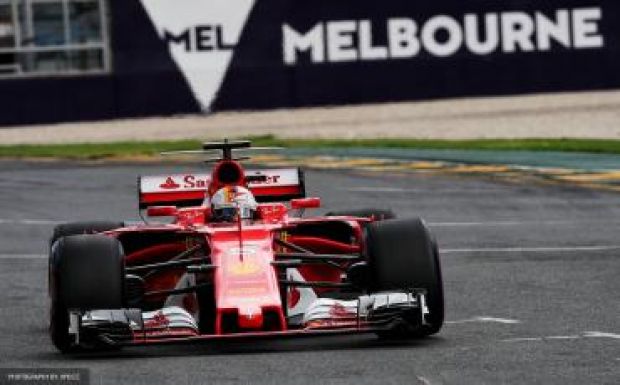 Vettel nyerte a Forma-1 idénynyitó futamát Melbourne-ben