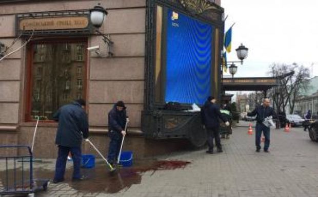 Kijev szerint bűntársa is volt az orosz képviselő gyilkosának