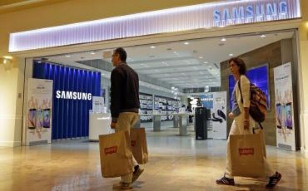 Jól kezdődik: kigyúlt egy Samsung-bolt