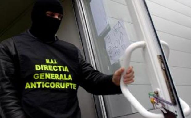 FRISSÍTVE  - Csúszópénz elfogadásával gyanúsítanak háromszéki orvosokat