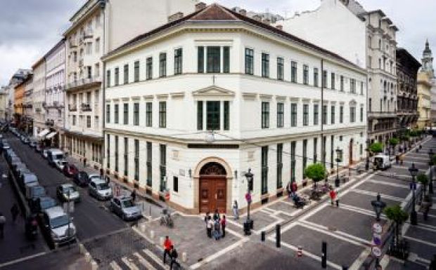 Ellehetetlenítené a Soros-alapítvány finanszírozta egyetemet a magyar kormány