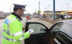 Virággal „büntettek” a háromszéki és a bihari rendőrök