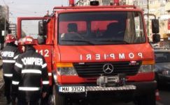 Tűzoltók mentettek ki egy személygépkocsiba záródott gyereket Nagyváradon