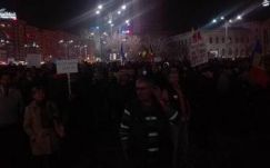 Ismét az utcára vonultak a nagyvárosokban