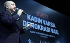 Felháborodtak a német pártok Erdogan „náci gyakorlatot