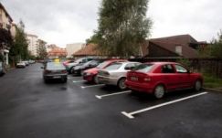 Aggasztóan megugrott Sepsiszentgyörgyön az autók száma 