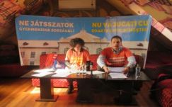 Marosvásárhely: tiltakozásba kezdenek a katolikus gimnázium tanulóinak szülei 