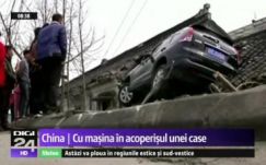 A háztetőn landolt egy figyelmetlen sofőr