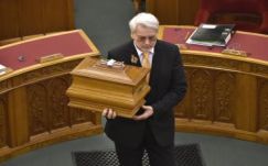 Nem sikerült első fordulóból államfőt választani az Országgyűlésben