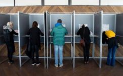 Az exit poll szerint alulmaradtak a populisták a holland választáson