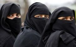 Megtiltotta a fejkendő viselését egy tartományi továbbképzési intézet Ausztriában