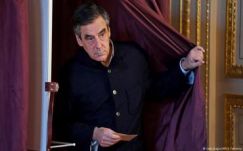 Ki vásárolt 48 ezer euróért luxusöltönyöket Francois Fillonnak?